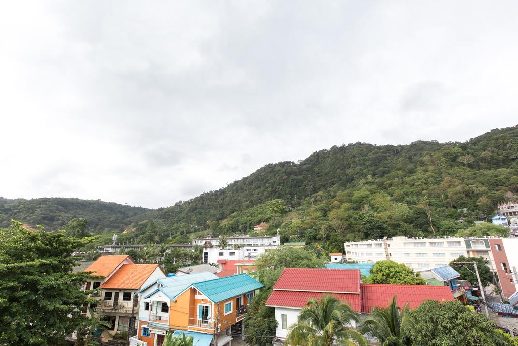 Barefoot Hotel Kalim Beach Front Patong Exterior foto