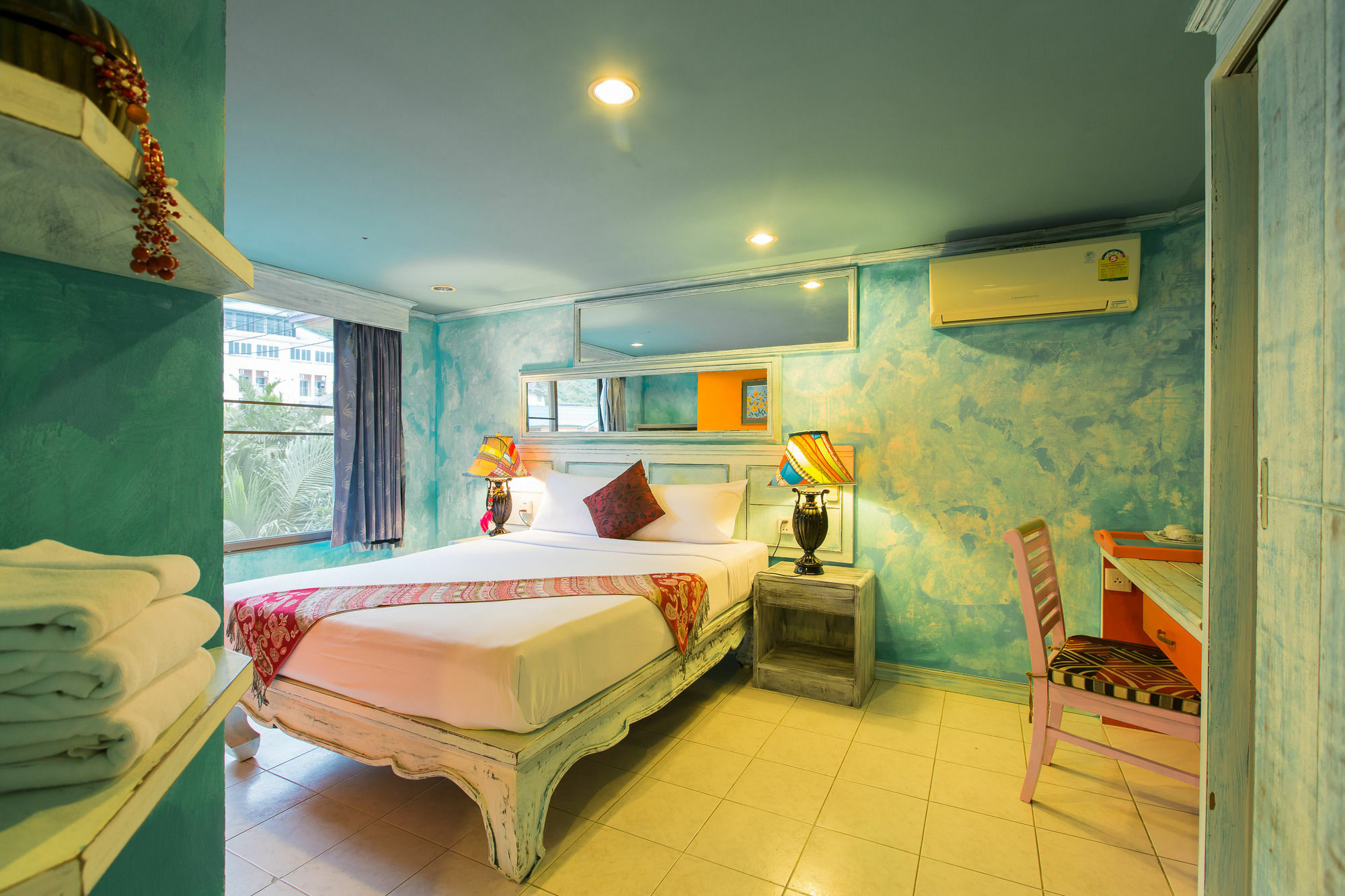 Barefoot Hotel Kalim Beach Front Patong Exterior foto